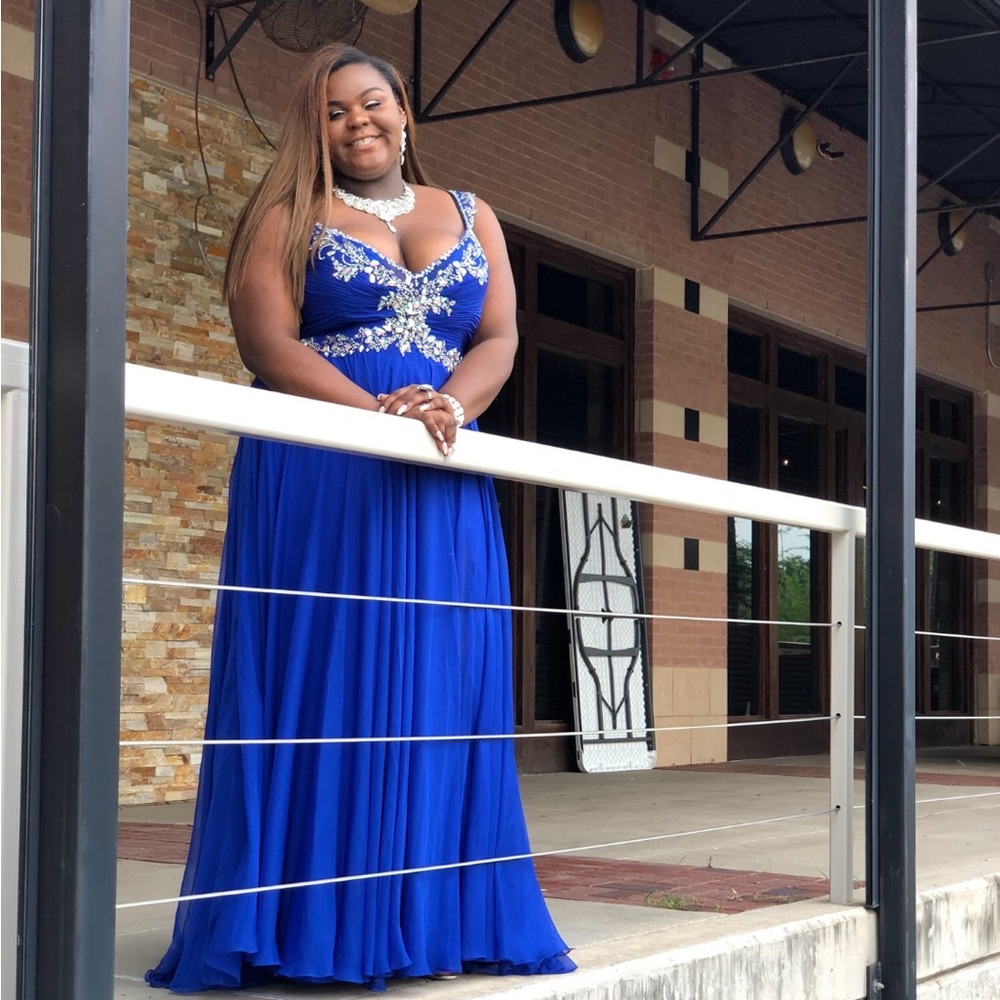 Dark blue prom dress